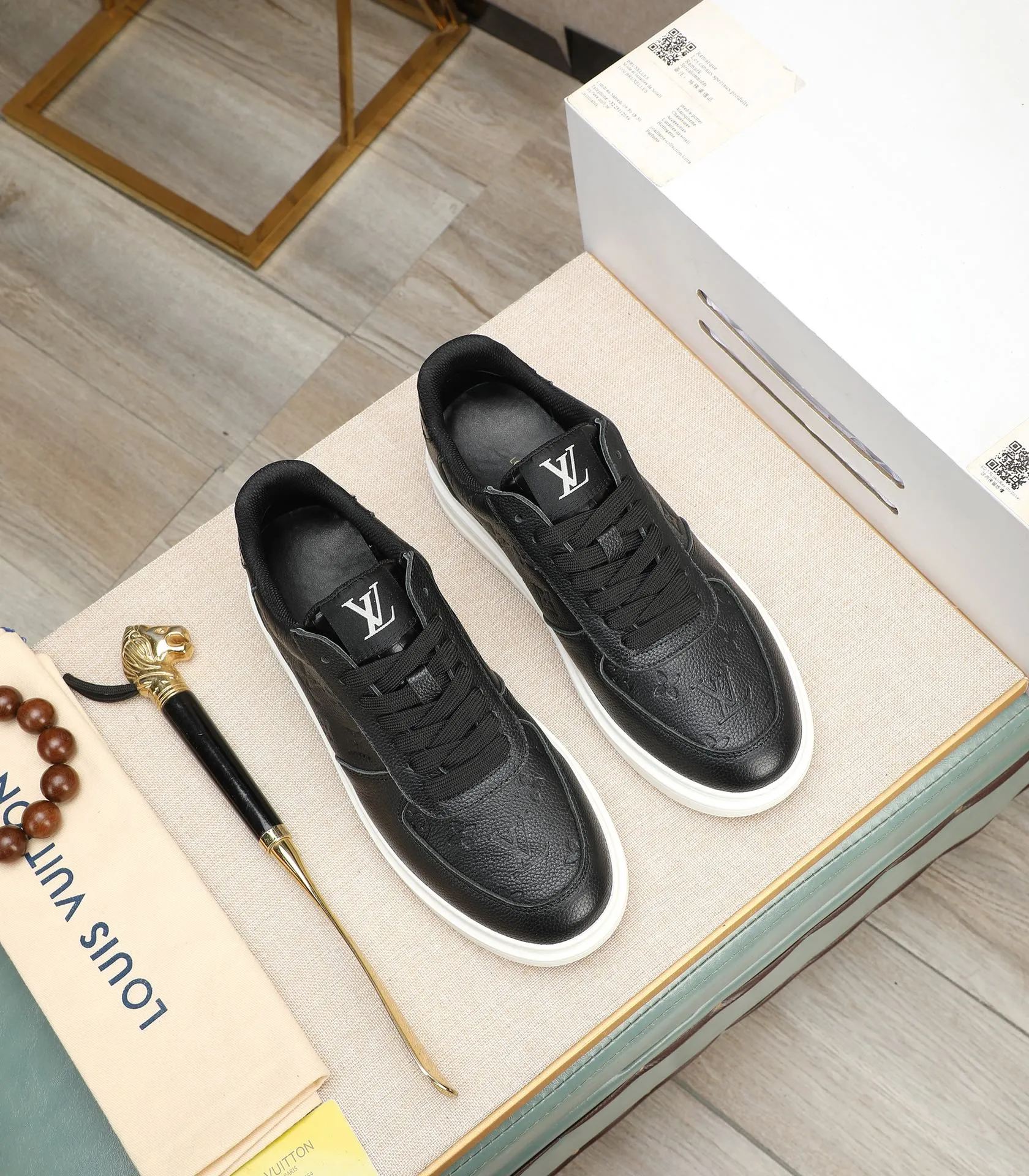 Men's shoes 💰540 💰(Niuli: full package) louis vuitton (Louis Vuitton/lv) top 🔍🔍 new models are on sale at the same time at the counter. The upper 🇮🇹 is imported from Italy, first-layer cowhide, and the lining is fully imported cowhide. 💪💪, completely 1⃣️ to 1 ⃣️Re-engraved🇮🇹💪💪, ⚠Sole: The original sole is specially provided by the original factory, the exclusive movable molded sole is super comfortable, ⚠The original factory follows the order, 🔍🔍high quality, you can enter and exit the counter at will, welcome to compare⚠. Code number:38-44